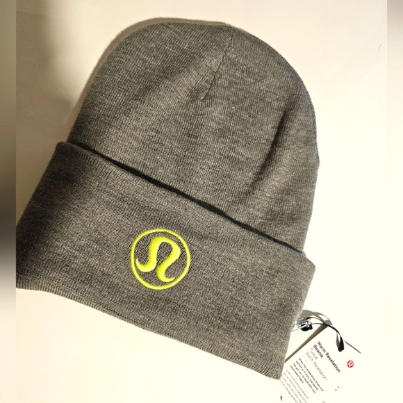 NWT Lululemon Warm Revelation Grey Beanie - Picture 1 of 2